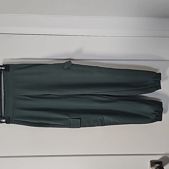 Girls Green cargo dress pants - Picture 2 of 3